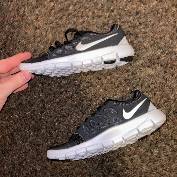 Size 9 - Nike Run Swift Black - 908989-001 - Picture 6 of 10